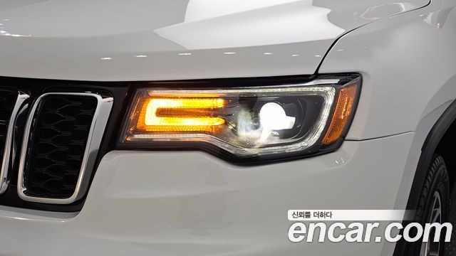 Jeep Cherokee 2021 — photo 8