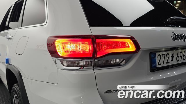 Jeep Cherokee 2021 — photo 9