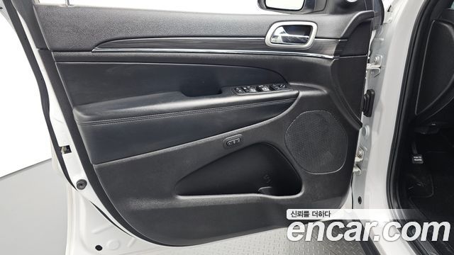 Jeep Cherokee 2021 — photo 14