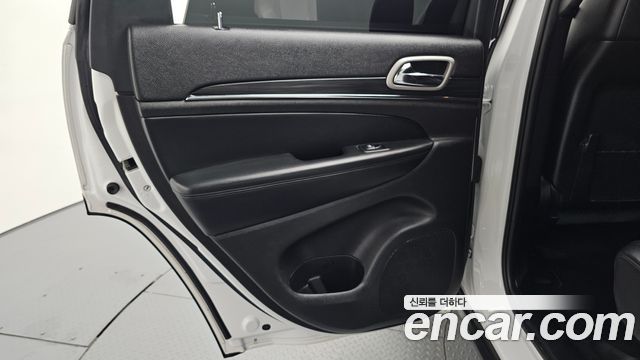 Jeep Cherokee 2021 — photo 15