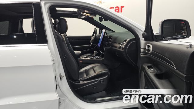 Jeep Cherokee 2021 — photo 16