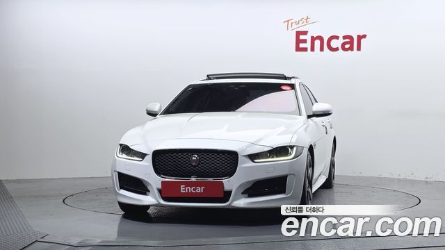 Jaguar XE 2017 — photo 3