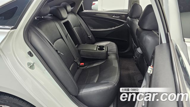 Hyundai Sonata 2014 — photo 11