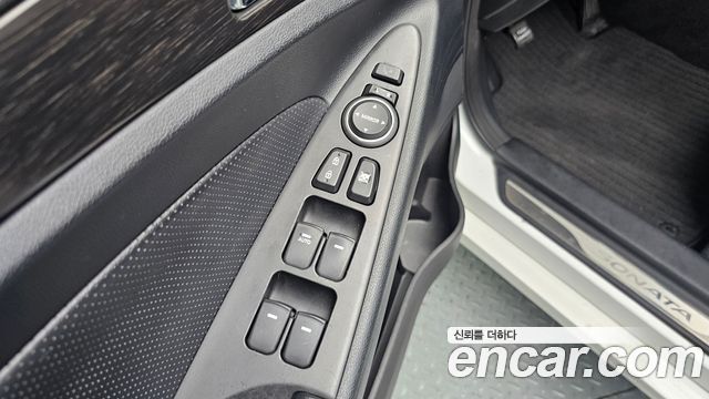 Hyundai Sonata 2014 — photo 16