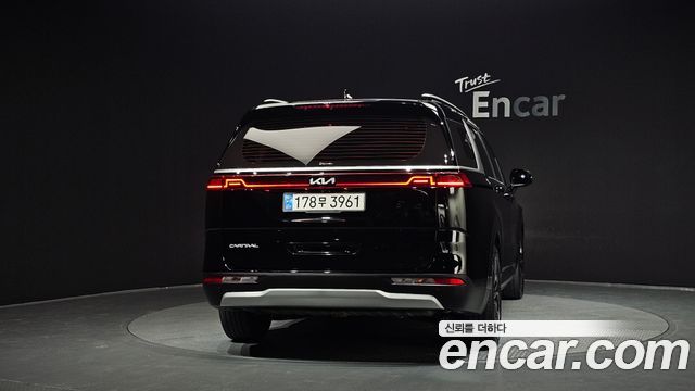 Kia Canival 2023 — photo 4