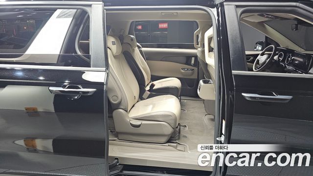 Kia Canival 2023 — photo 17