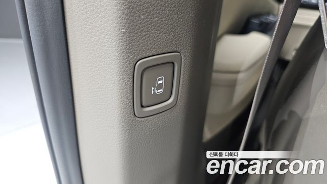 Kia Canival 2023 — photo 24