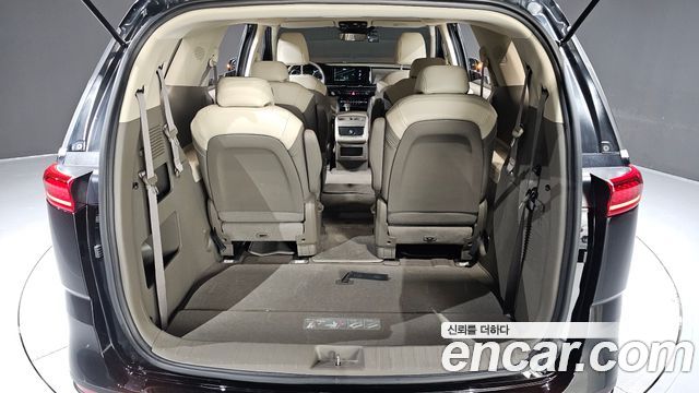 Kia Canival 2023 — photo 25