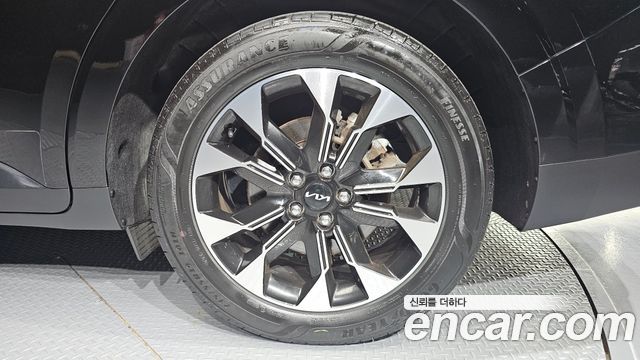 Kia Canival 2023 — photo 7