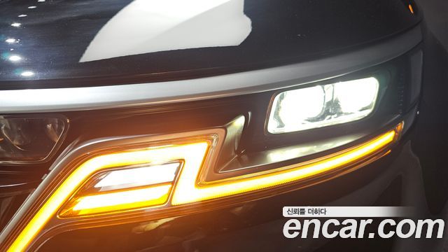 Kia Canival 2023 — photo 8
