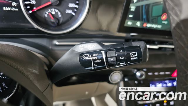Kia Canival 2023 — photo 28
