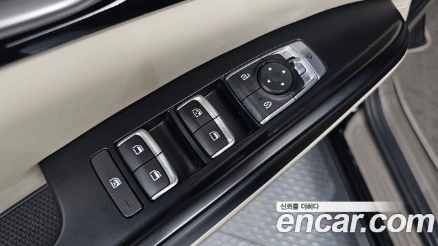 Kia Canival 2023 — photo 30