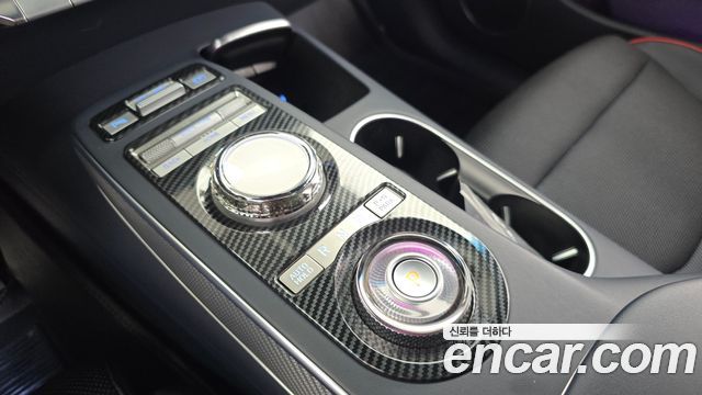 Genesis GV70 2022 — photo 9