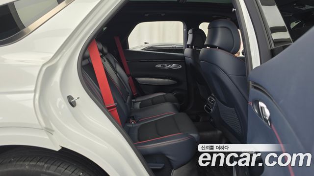 Genesis GV70 2022 — photo 12