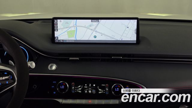 Genesis GV70 2022 — photo 14