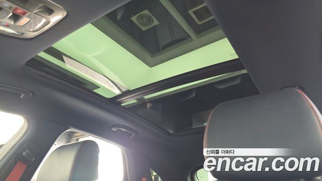Genesis GV70 2022 — photo 18