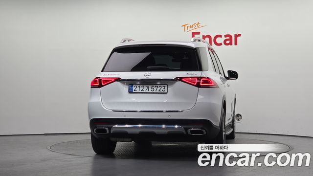 Mercedes-Benz GLE-Class 2019 — photo 4