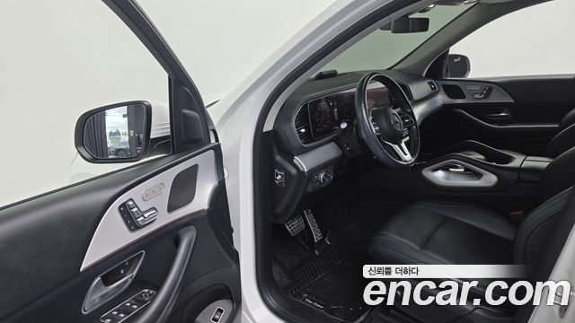 Mercedes-Benz GLE-Class 2019 — photo 11