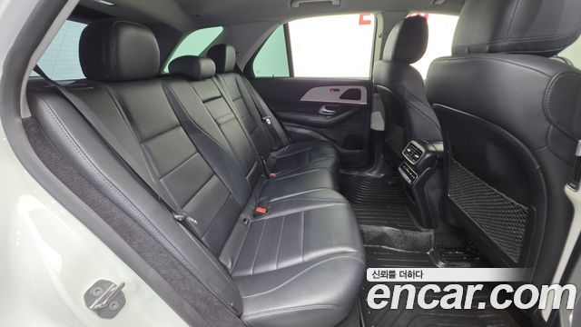 Mercedes-Benz GLE-Class 2019 — photo 19