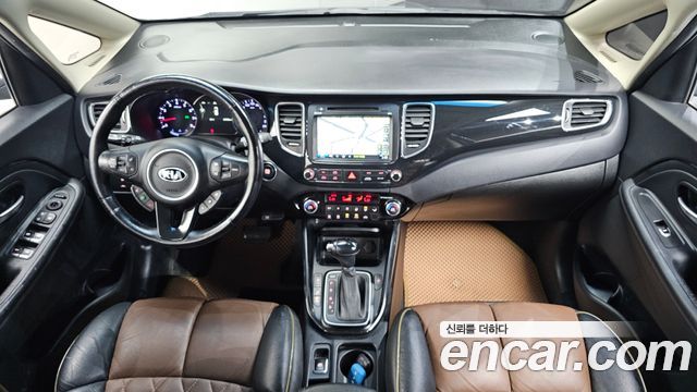 Kia Carens 2015 — photo 10