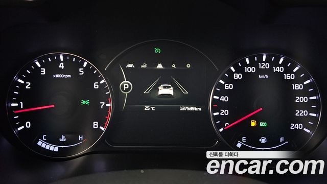 Kia Carens 2015 — photo 11