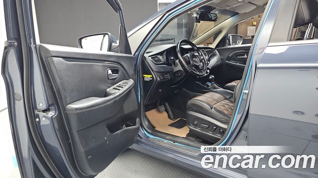 Kia Carens 2015 — photo 13