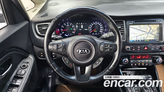 Kia Carens 2015 — photo 20