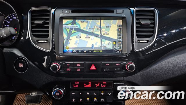 Kia Carens 2015 — photo 21
