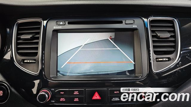 Kia Carens 2015 — photo 22