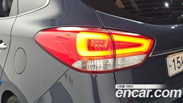 Kia Carens 2015 — photo 9