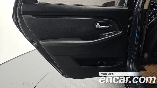 Kia Carens 2015 — photo 15