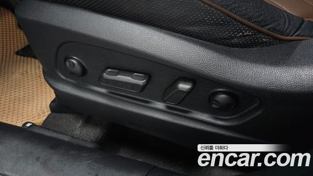 Kia Carens 2015 — photo 30
