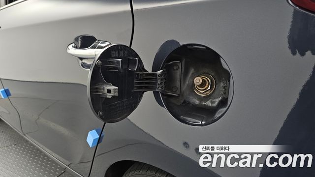 Kia Carens 2015 — photo 35