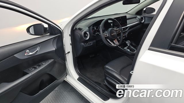 Kia K3 2022 — photo 10