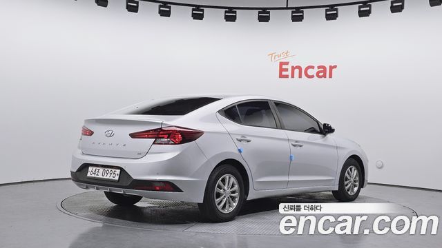 Hyundai AVANTE 2019 — photo 2