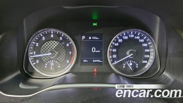 Hyundai AVANTE 2019 — photo 11
