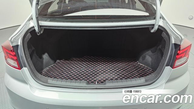 Hyundai AVANTE 2019 — photo 21