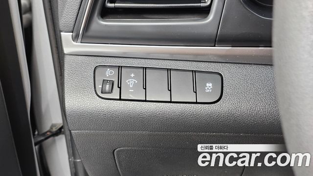 Hyundai AVANTE 2019 — photo 24