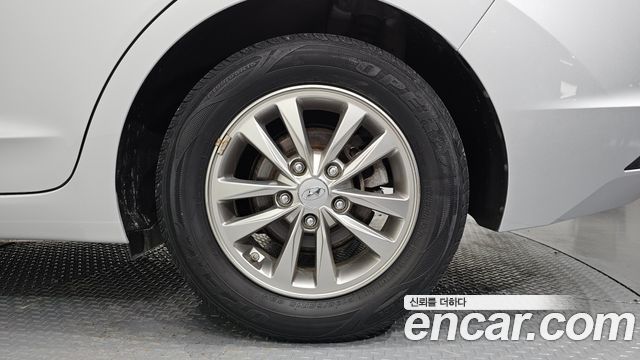 Hyundai AVANTE 2019 — photo 7