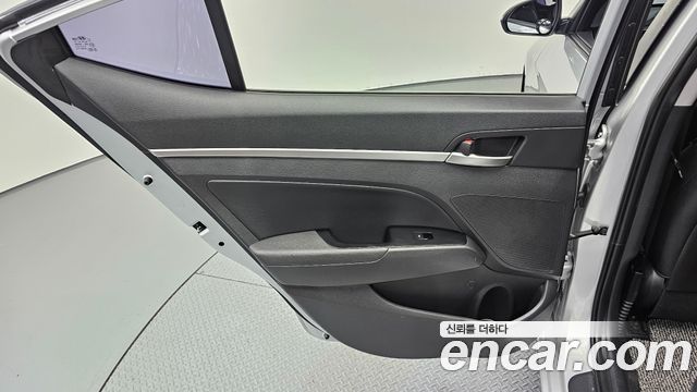 Hyundai AVANTE 2019 — photo 15