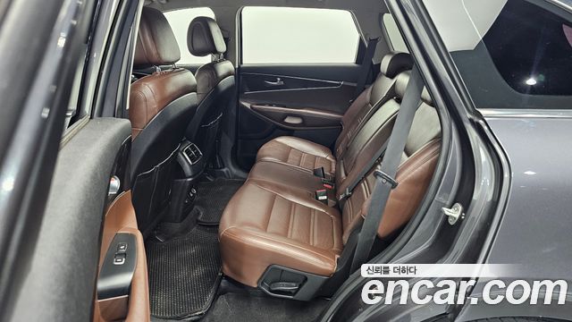Kia Sorento 2016 — photo 11