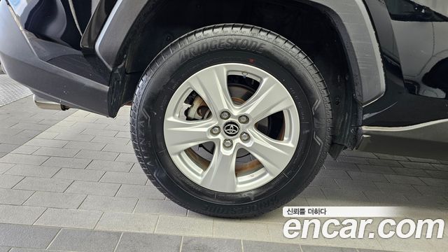 Toyota RAV4 2019 — photo 5