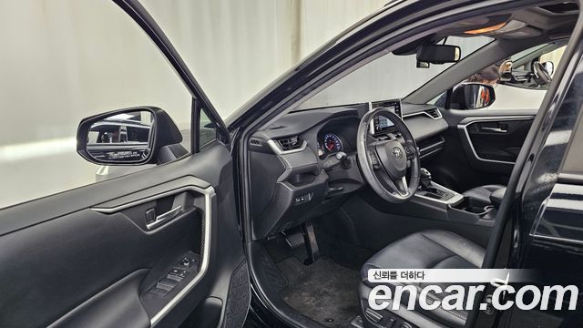 Toyota RAV4 2019 — photo 13