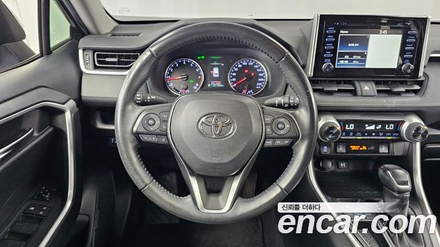 Toyota RAV4 2019 — photo 19