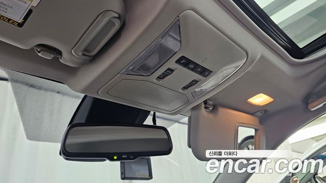 Toyota RAV4 2019 — photo 24