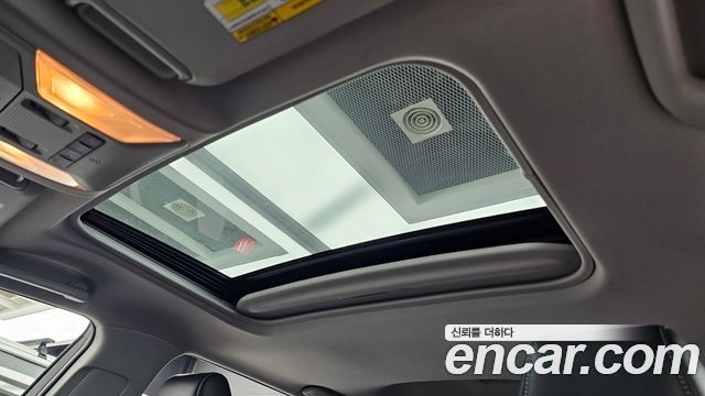 Toyota RAV4 2019 — photo 25