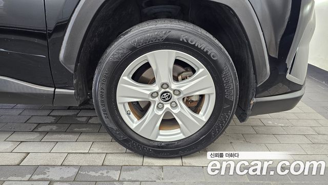 Toyota RAV4 2019 — photo 7