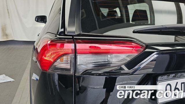 Toyota RAV4 2019 — photo 9