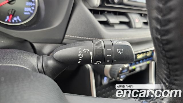 Toyota RAV4 2019 — photo 28