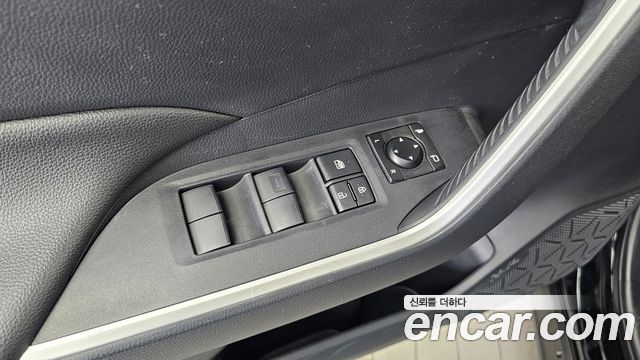 Toyota RAV4 2019 — photo 29
